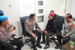 Kapolri Tiba di RSCM, Temui Keluarga Korban Ojol yang Meninggal