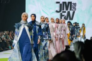 Fashion Indonesia 2025: Gaya Modest Mendunia, Kolaborasi Budaya, dan Dominasi Digital Runway